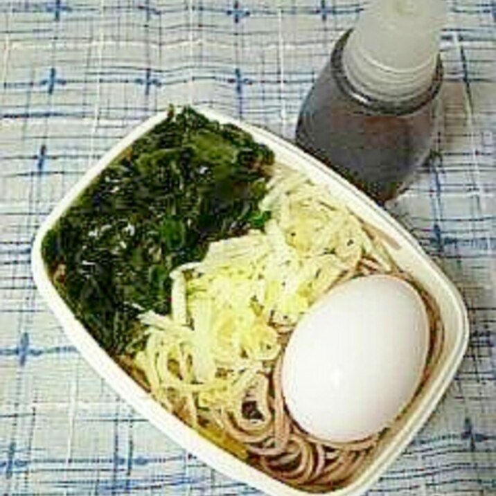 ☆月見わかめ蕎麦のお弁当☆